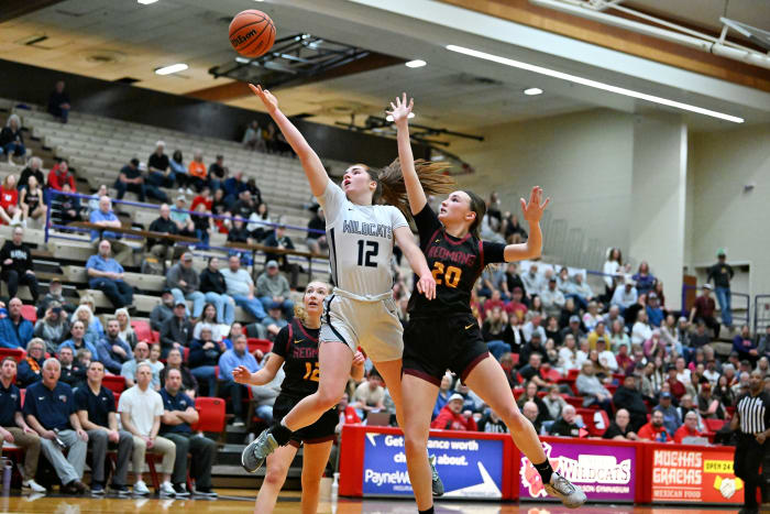a Redmond Wilsonville 5A Oregon girls basketball quarterfinal 2024 Leon Neuschwander 44